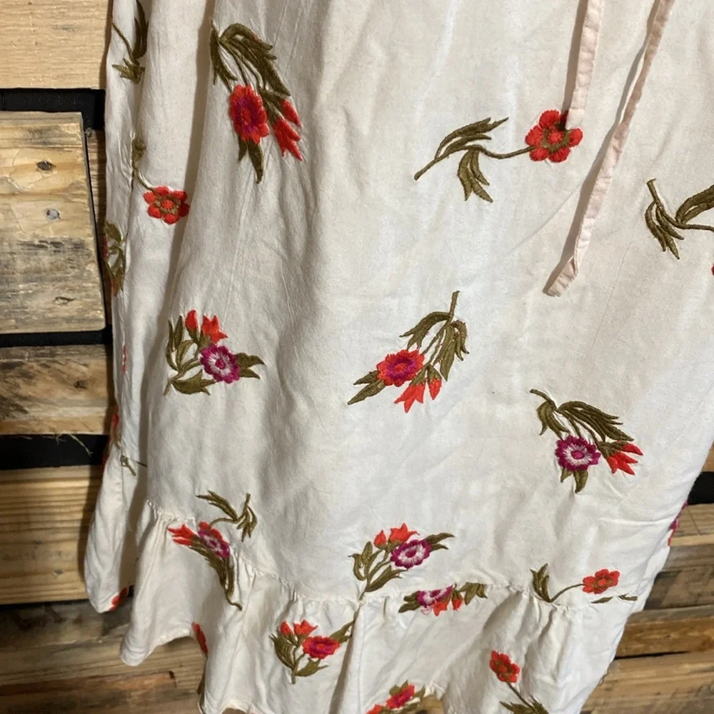 Lovers & Friends Revolve Cream Embroidered Shift Floral Dress Sleeveless‎ Mini S